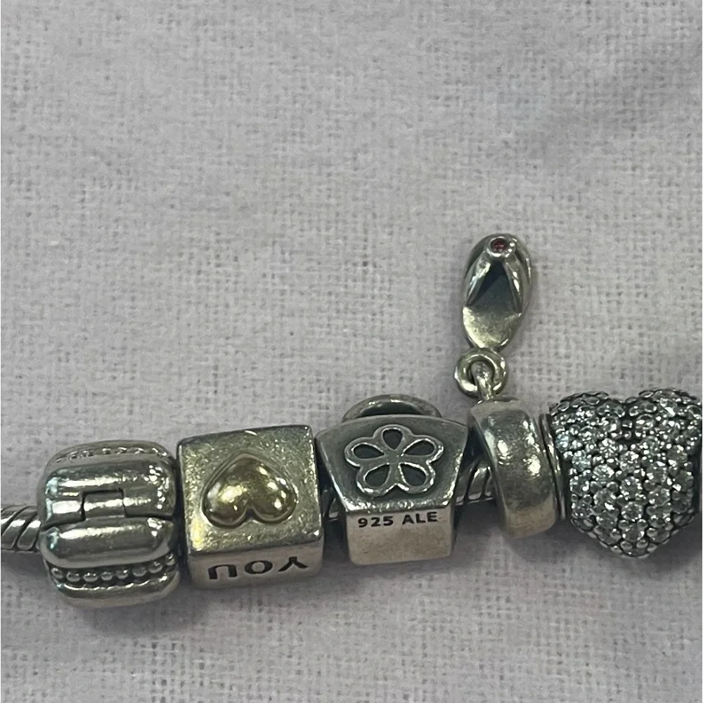 💝Beautiful Pandora charm bracelet with 16 charms. - Picture 9 of 12